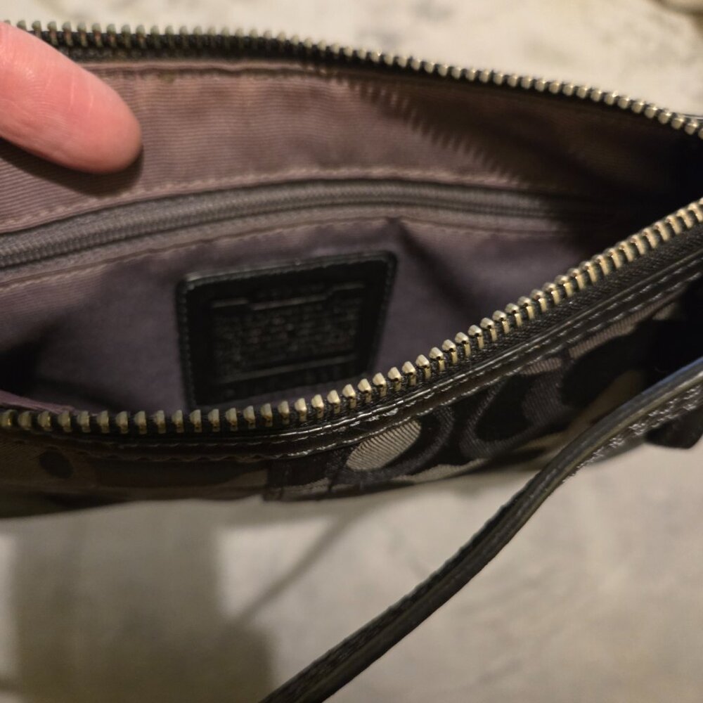 Small black and Grey Coach "C" initial bag - Picture 5 of 7